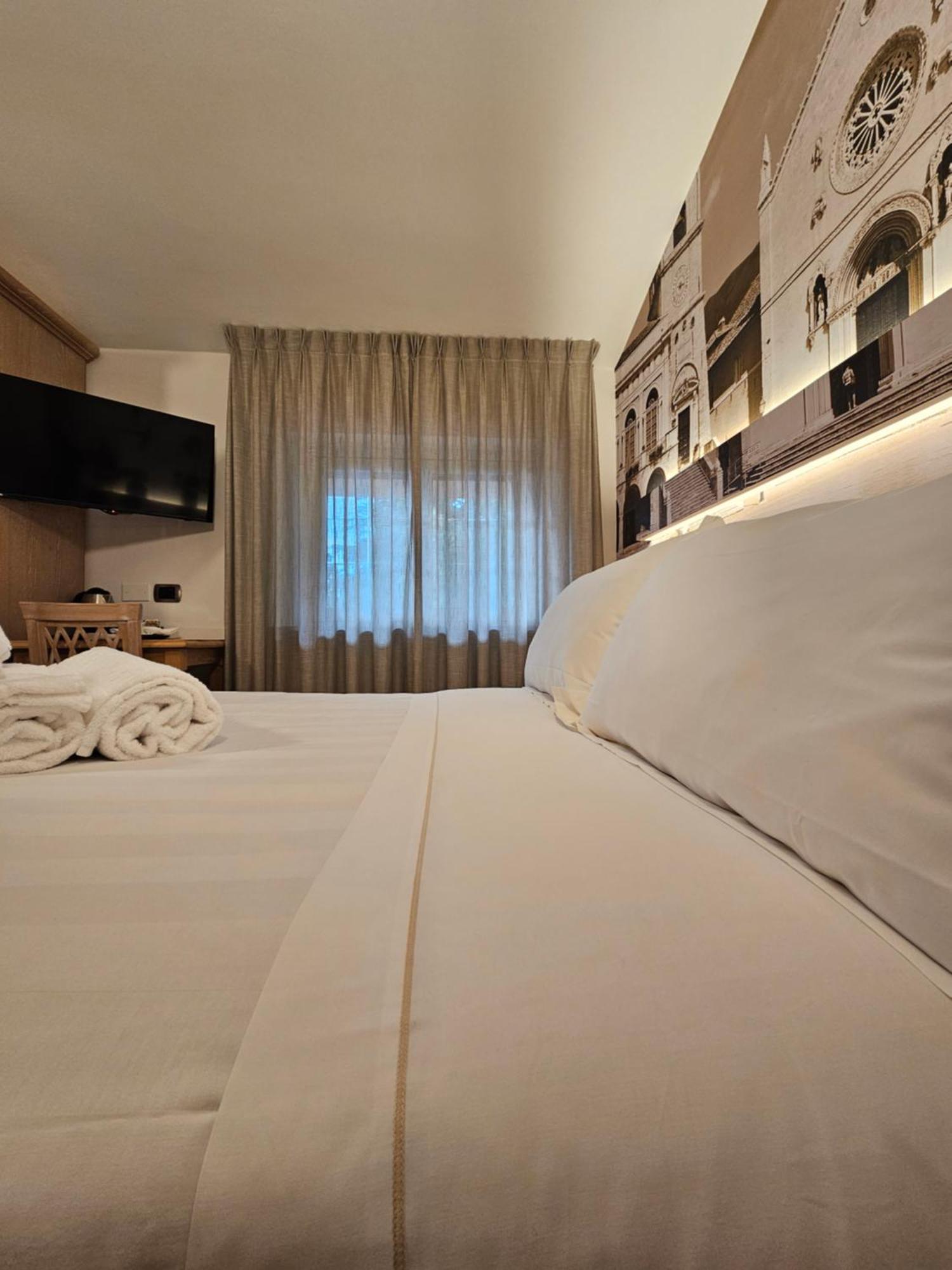 Hotel Cladan Ассизи Экстерьер фото